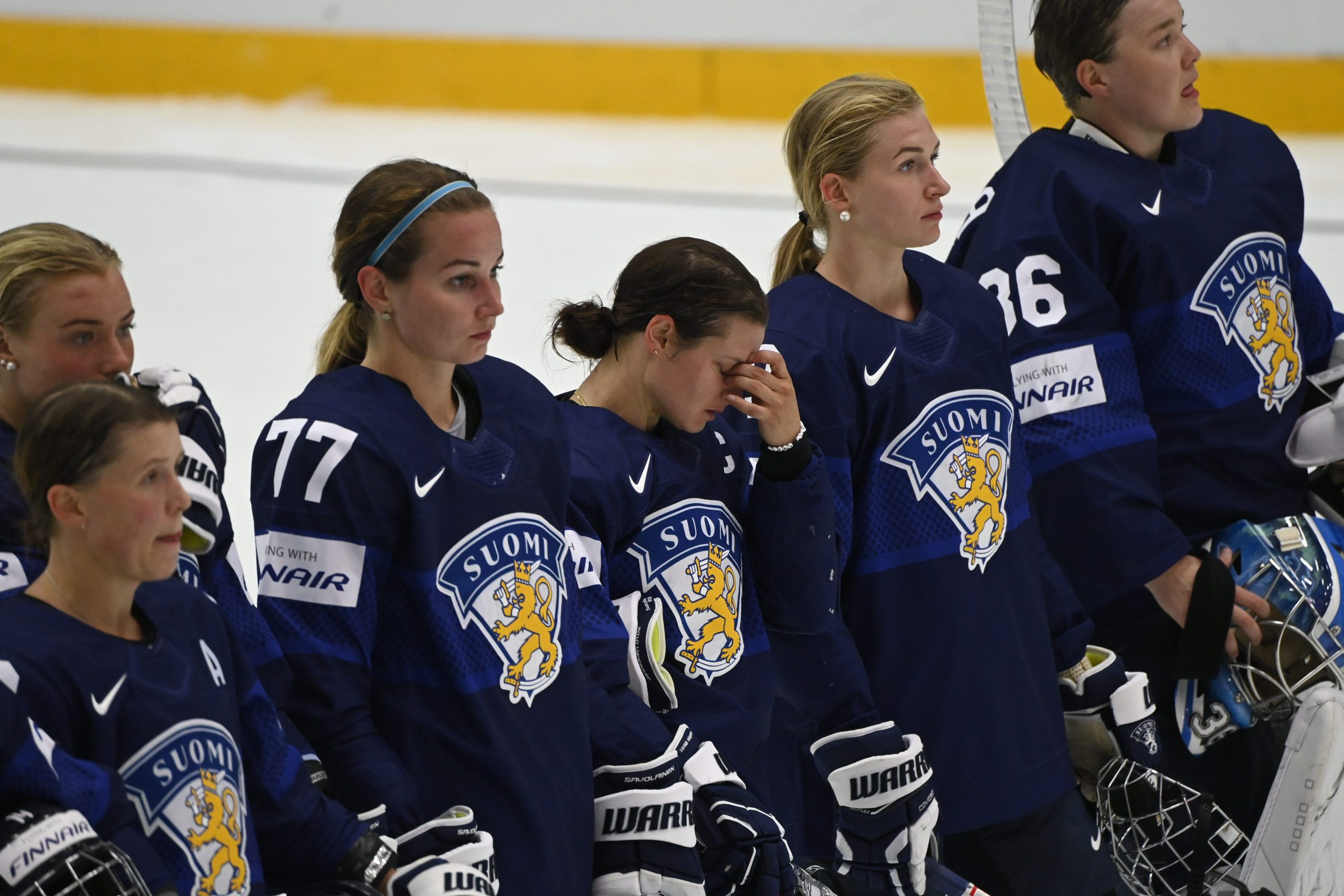 Naisleijonat ontuu sijoitusotteluihin – Tshekki nöyryytti Suomen  MM-puolivälierässä